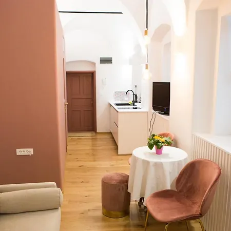 Codelli Deluxe Centre Apartment