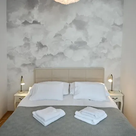 Codelli Deluxe Centre Apartment