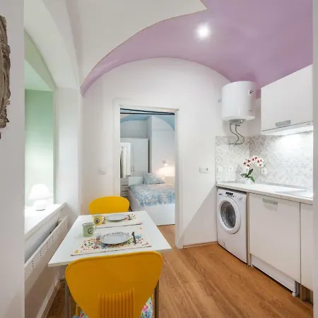 Codelli Deluxe Centre Apartment *