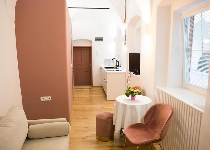 Codelli Deluxe Centre Apartment
