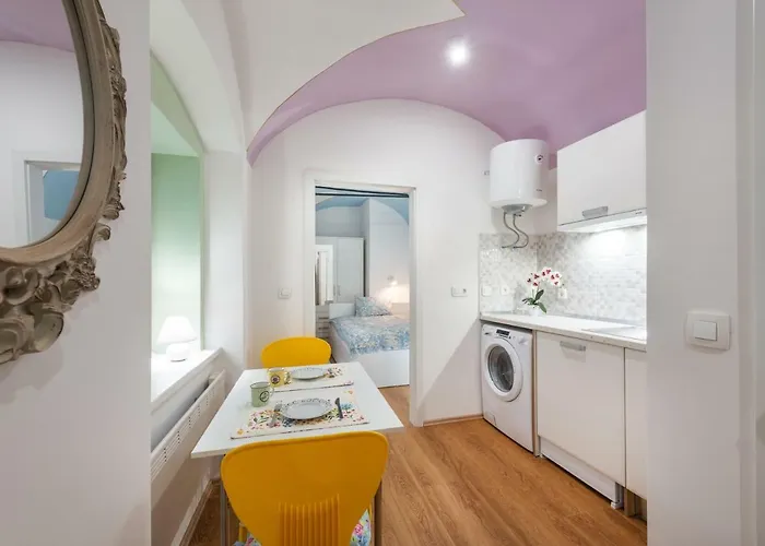 Codelli Deluxe Centre Апартаменты *